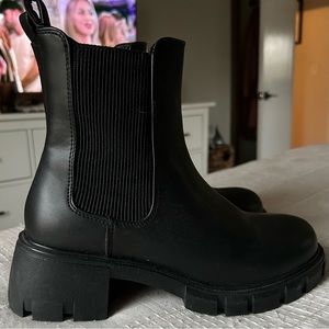 Steve Madden Chelsea Boot